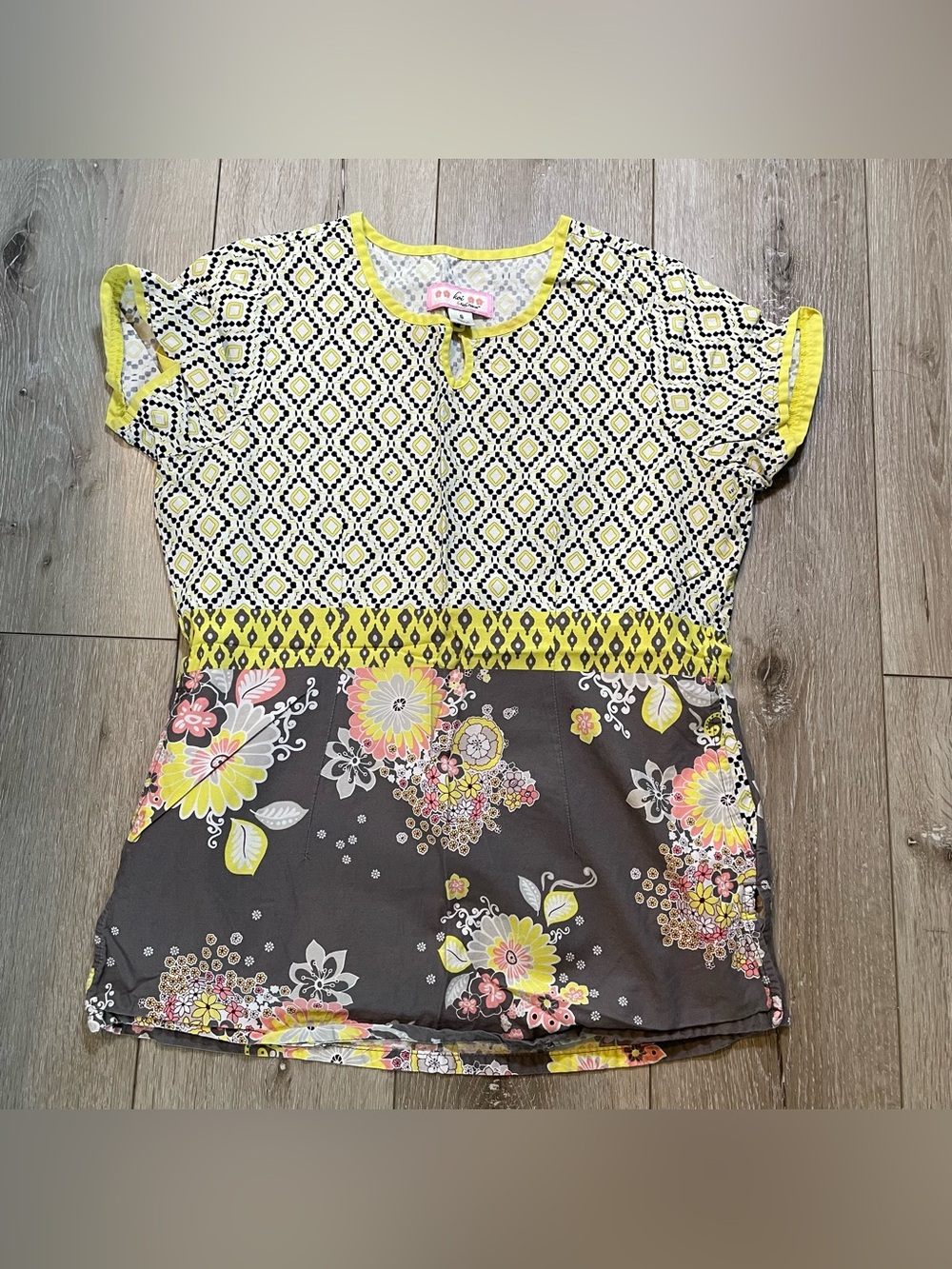 Koi by Kathy Peterson Mixed Print Floral Geometric V-Neck Scrub Top Boho Med S